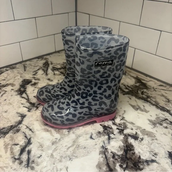 Roma Gray Leopard Print Boots with Pink Soles - Picture 7 of 7